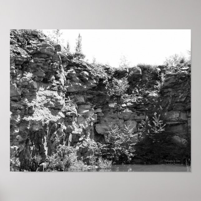 Póster Rock Quarry Wall Pond Black And White (Frente)