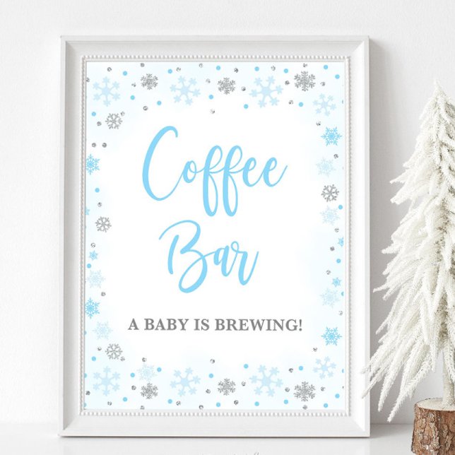 Póster Rótulo Baby Shower Coffee Bar Winter Blue & Silver (Coffee Bar A Baby is Brewing Winter Blue Baby Shower Sign, Blue & Silver Glitter Snowflakes)