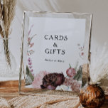 Póster Rótulo de Regalos y Tarjetas Florales de Boho Borg<br><div class="desc">Esta seña de tarjetas y regalos de boho burdeos es perfecta para su elegante boda bohemio de verano. Flores de color rosa polvoriento moderno,  vegetación oscura,  con toques de peonía,  mariposa y rosa rubor,  seguro que completará el estilo que deseas.</div>