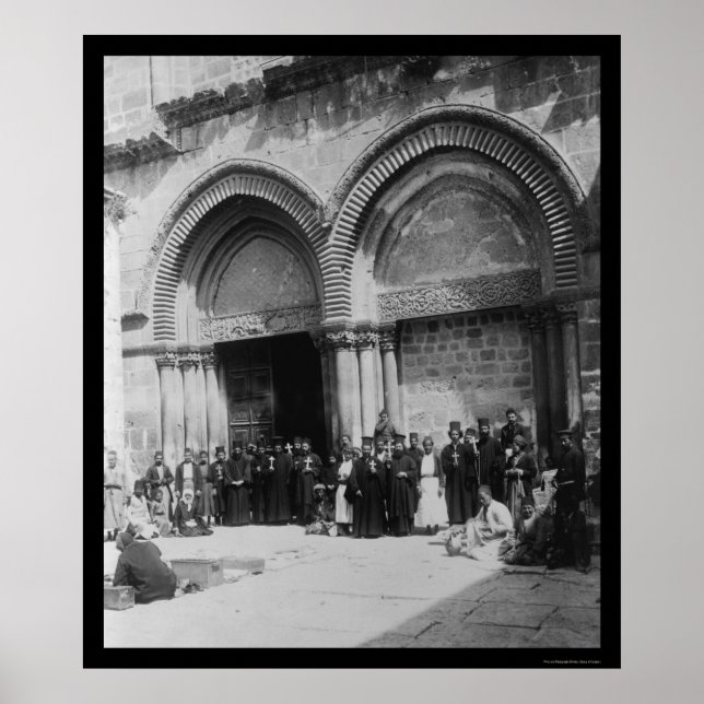 Póster Sacerdotes frente al Santo Sepulcro Jerusalén 1880 (Frente)