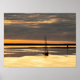 Póster Sail boat over the sunrise