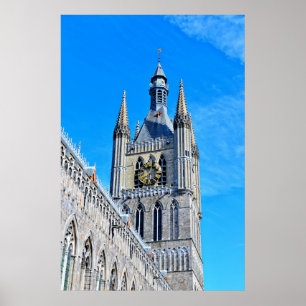 Póster Sala de Paños de Ypres en un brillante día de prim