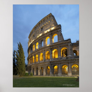 Póster Sección iluminada del Coliseo al atardecer.