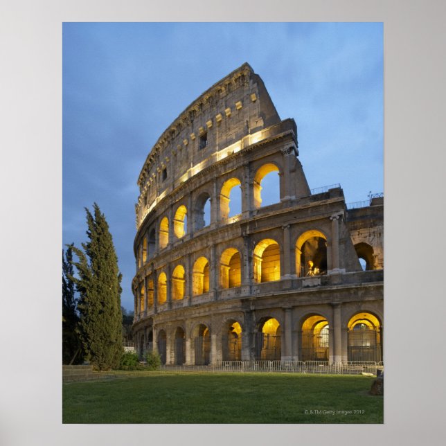 Póster Sección iluminada del Coliseo al atardecer. (Frente)