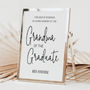 Póster Sede reservada en memoria de la abuela del graduad