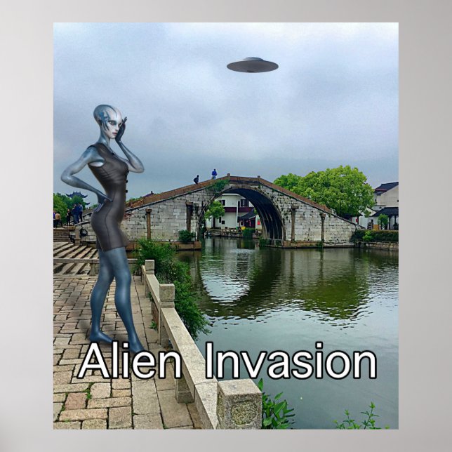 Póster Señora alien en el teléfono celular durante la inv (Frente)