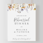 Póster Signo de bienvenida de la cena del ensayo de flore<br><div class="desc">Este ensayo de otoño de cena con flores silvestres es perfecto para un ensayo boda moderno. El diseño se compone de múltiples acuarelas moradas,  violetas,  flores amarillas,  borgoñas y follaje verde oliva bellamente agrupados en ramos.</div>