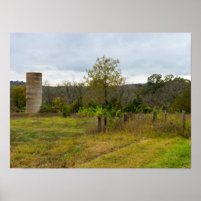 Póster Silo Aún Se Mantiene (Frente)