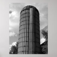Silo negro y blanco del medio oeste
