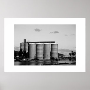Póster Silos De Grano Rurales Monocromo Blanco Y Negro