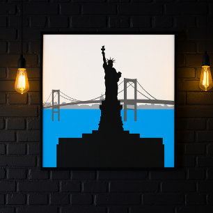 Póster Silueta de la Estatua de la Libertad en el horizon
