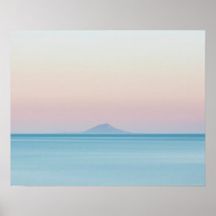 Póster Silueta de la isla en el horizonte al atardecer