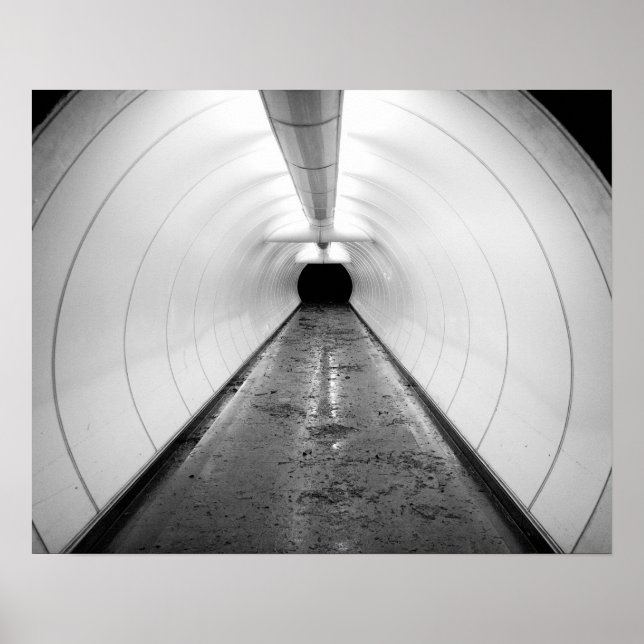Póster Singapur. Un túnel peatonal iluminado en (Frente)
