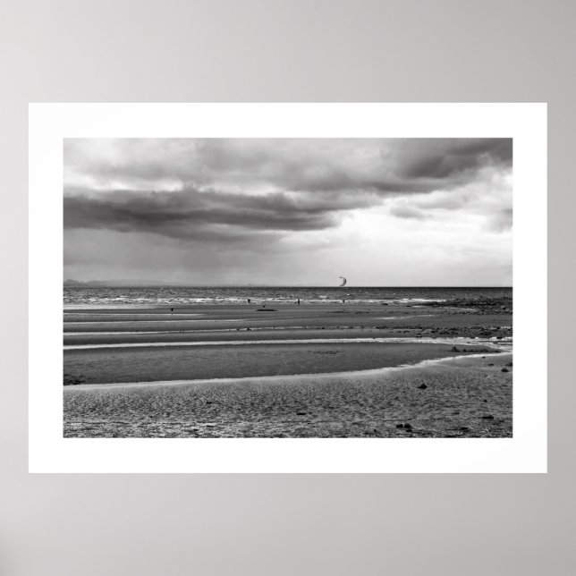 Póster Skate surf en la playa poster blanco y negro (Frente)