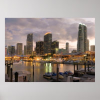 Skyline financiero de Miami al atardecer