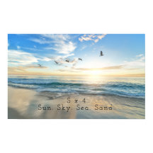 Sol, cielo. Mar. Arena. Escenario de playa