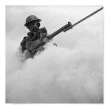 Soldado De Máscara De Gas Con Rifle Bayoneteado -