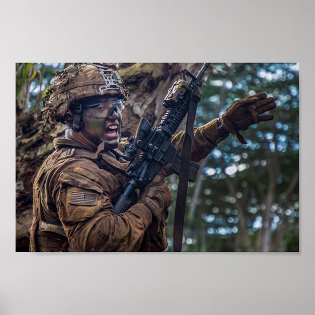 Póster Soldados participan en ejercicios de incendios en  (Frente)