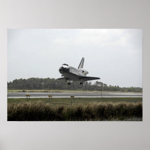 Póster Space Shuttle Discovery approaches landing