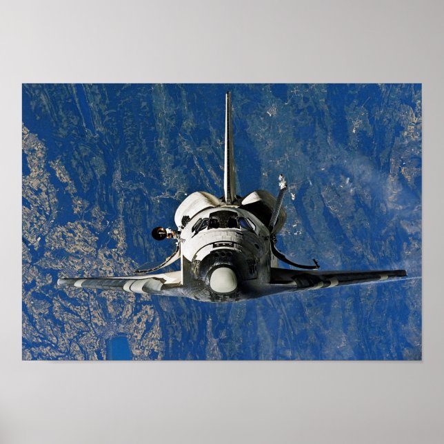 Póster Space Shuttle Discovery Approaching ISS (Frente)