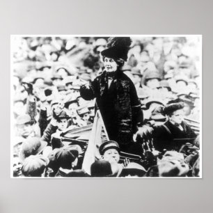 Póster Sra. Emmeline Pankhurst dirigiéndose a una multitu