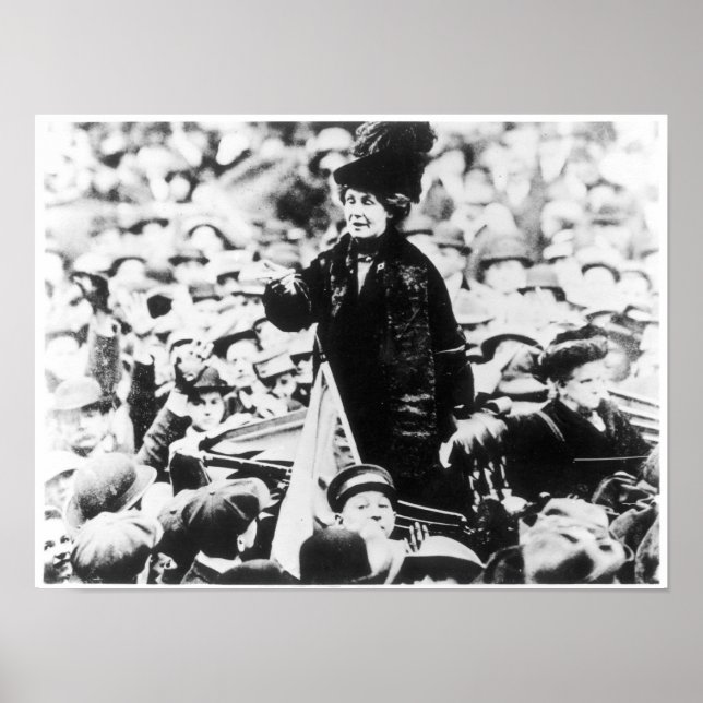 Póster Sra. Emmeline Pankhurst dirigiéndose a una multitu (Frente)