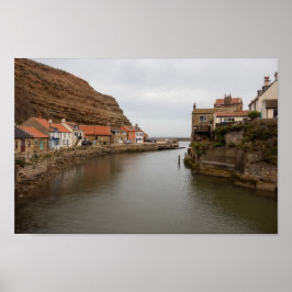 Póster Staithes Atemporal: Donde el Beck se Encuentra con