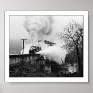 Póster Steam Engine Coming Across A Bridge