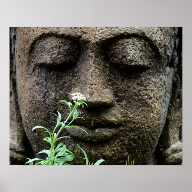 Póster Stone garden statue with flower (Frente)