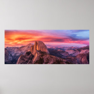 Póster Sun que fija sobre un paisaje rocoso