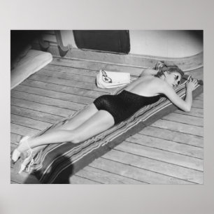 Póster Sun Tanning Woman