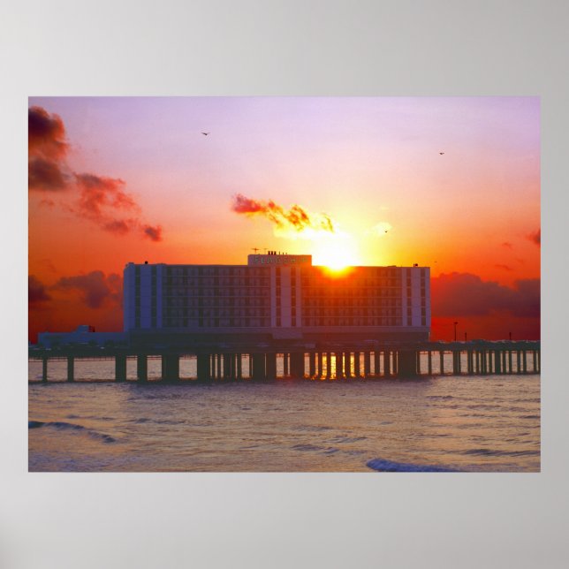 Póster Sunrise At The Flagship Hotel Prints (Frente)
