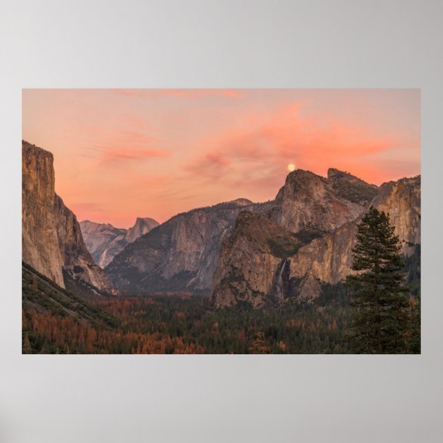 Póster Super Luna se levanta sobre las rocas de la catedr (Frente)