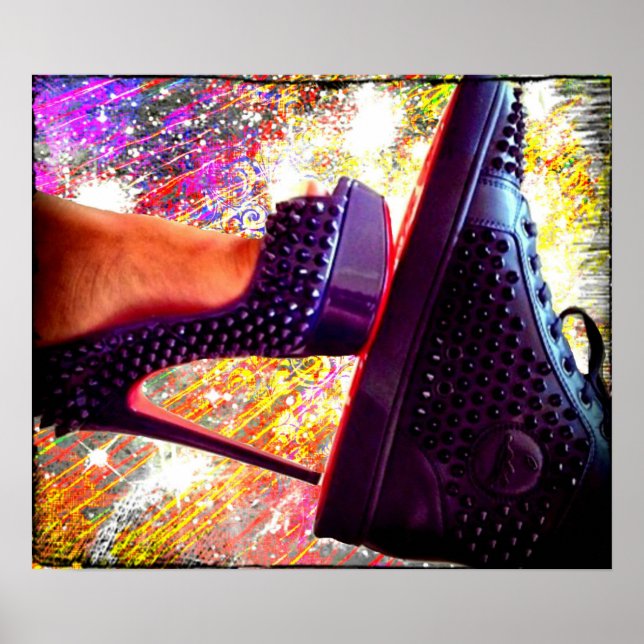 Póster Sus zapatos y sus tacones de fondo rojos y zapatil (Frente)