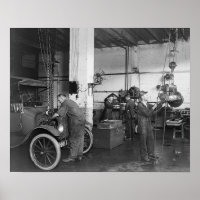 Taller de reparación de automóviles, 1919. Foto an
