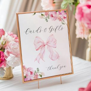 Póster Tarjetas y regalos de bebé en flor con lazo rosa