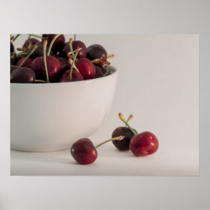 Póster Tazón de cerezas rojas frescas en tonos suaves fot