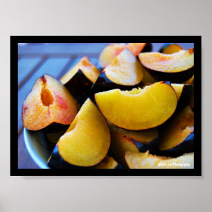 Póster Tazón de fruta de ciruela en rodajas