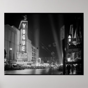 Póster Teatro Vogue de noche con focos, Vancouver