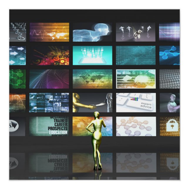 Póster Tecnología multimedia con una mujer mirando la pan (Anverso)