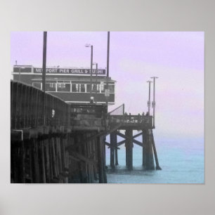 Póster teñido del muelle de Newport brumoso