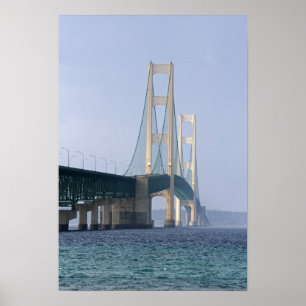 Póster The Mackinac Bridge spanning the Straits of