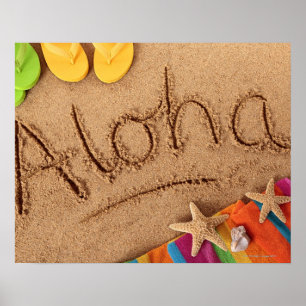 Póster The word Aloha written on a sandy beach, with 2