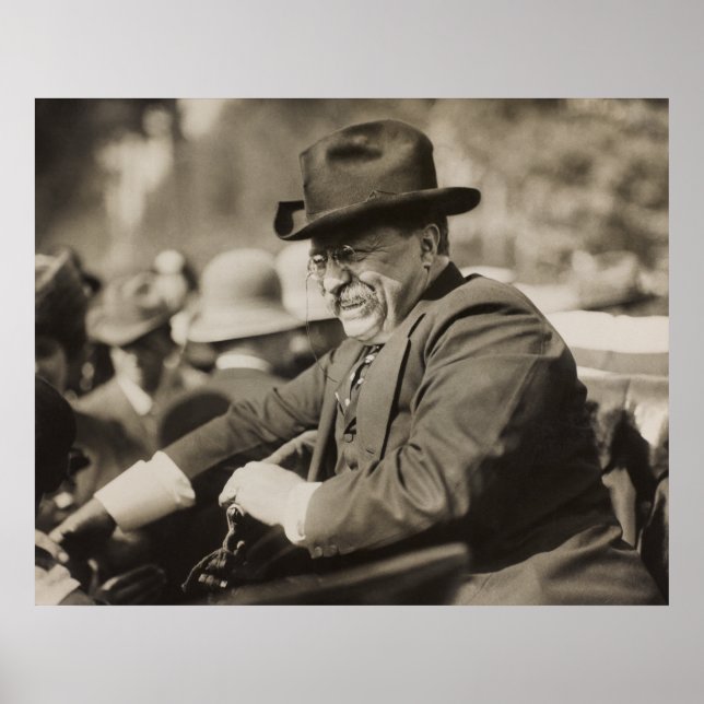 Póster Theodore Roosevelt Sonriendo en auto (Frente)