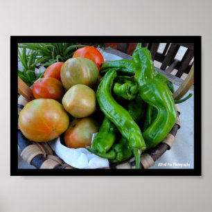 Póster Tomates y Pimientos Verdes en Cesta