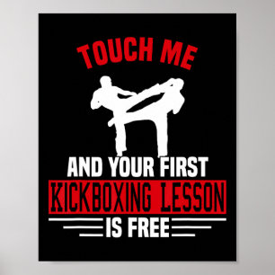 Póster Tóqueme y su primera lección de kickboxing es grat