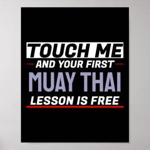 Póster Tóqueme y su primera lección de Muay Thai es grati