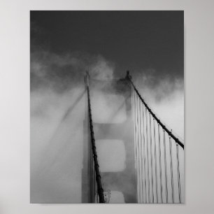 Póster Torre del puente Golden Gate cubierta de niebla