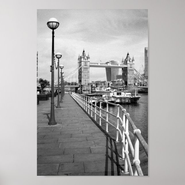 Póster Tower Bridge, London UK Poster de 8" x 12" (Frente)