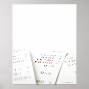 Póster Tres recibos sobre fondo blanco. Hay